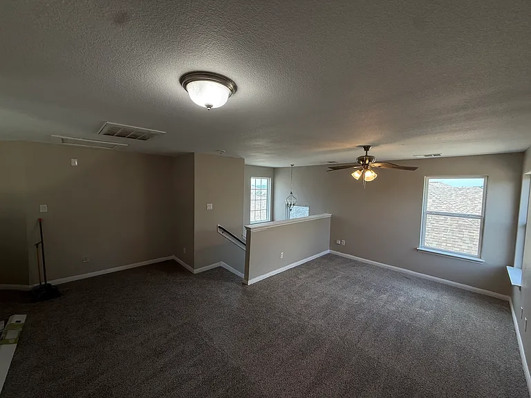 2136 Mulberry Dr — Photo 23