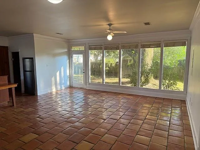 319 Edison St — Photo 13