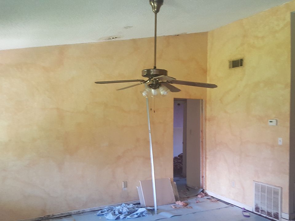 2nd image of 219 Brookhaven Ct