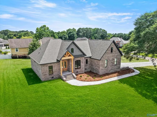 205 Bentbrook Dr, Albertville, AL 35950
