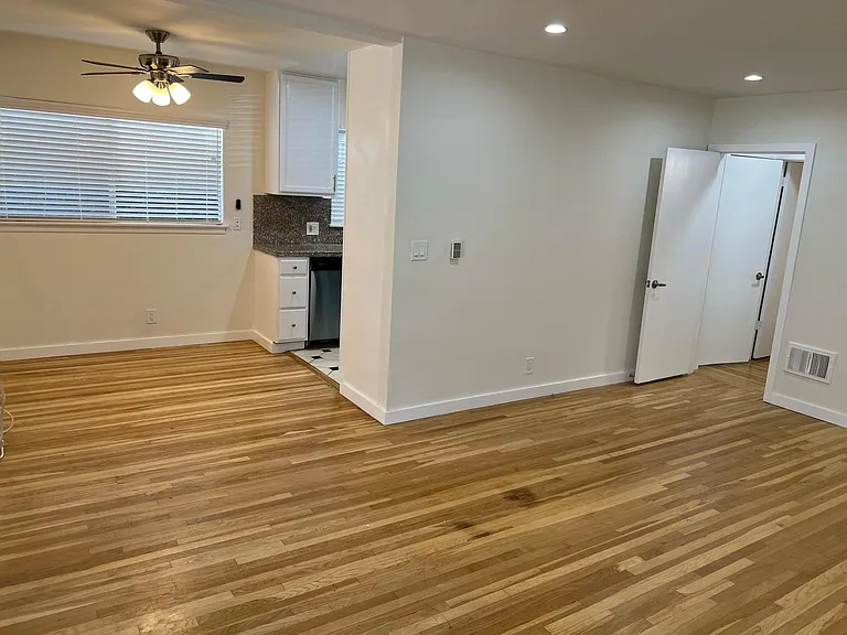 260 S Doheny Dr #1 — Photo 1