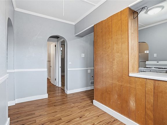 21st image of 3412 Gleason St