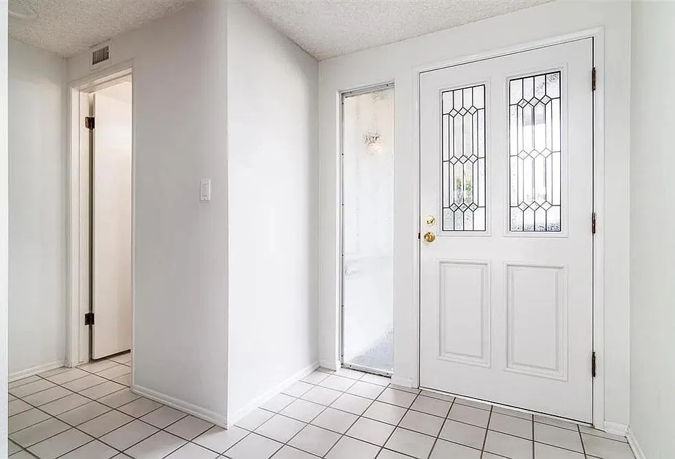 3 bed, 2.5 bath, 2600 sqft, $4,500 — Photo 4