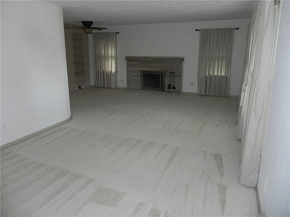 4th image of 9 E North Court Dr