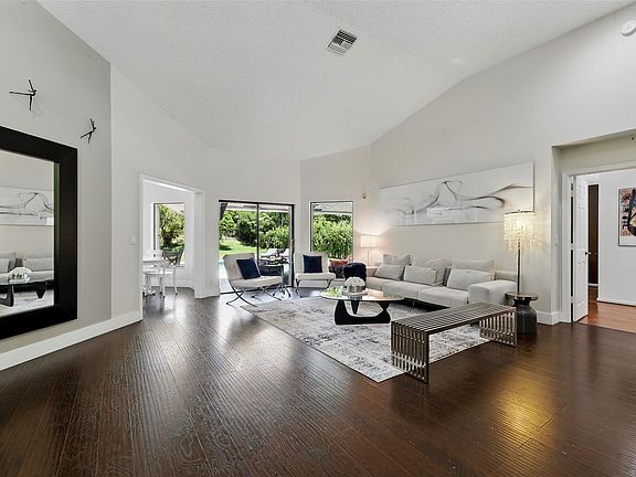3rd image of 1119 Creekford Drive