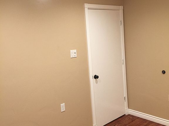 2nd image of 3020 W Euclid Ave