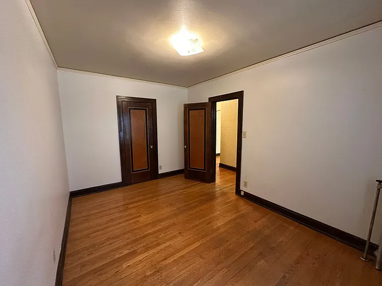 4468 N Oakland Ave — Photo 9