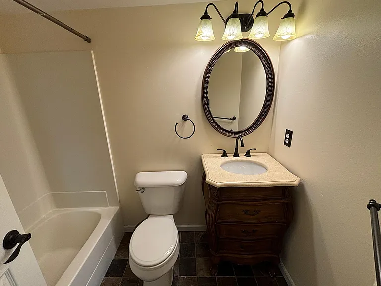 2128 Catie Ln — Photo 14