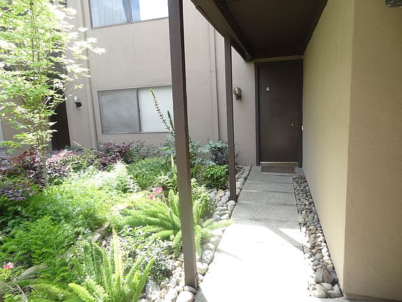 2nd image of 733 Woodside Ln E Unit 8
