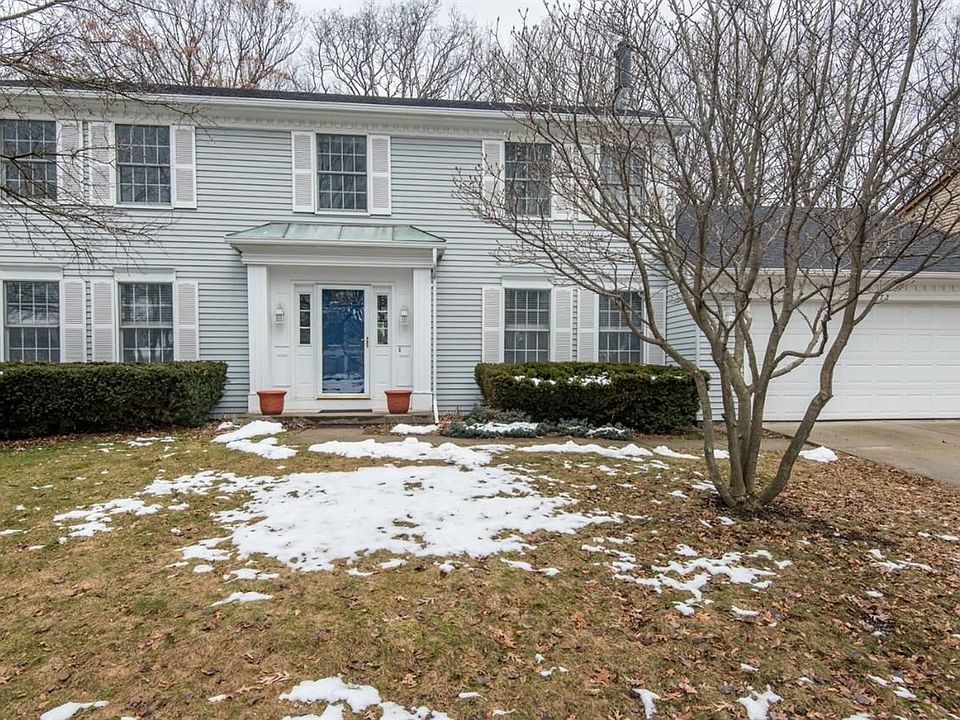 1st image of 372 Burr Oak Dr
