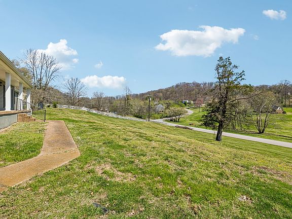 4th image of 715 High Point Ridge Rd