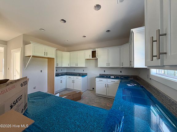 5th image of 510 E Black Water Lane