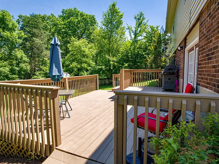 9711 Stanalouise Dr — Photo 3