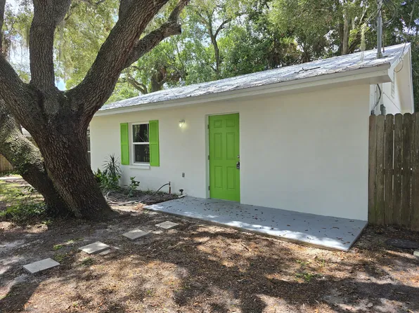 647 Old Oak St, Melbourne, FL 32935