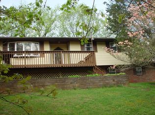 162 Mountain View Dr, Stroudsburg, PA 18360