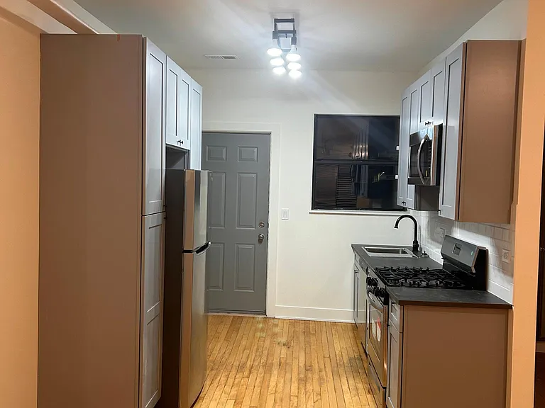 617 N Oakley Blvd #2 — Photo 7