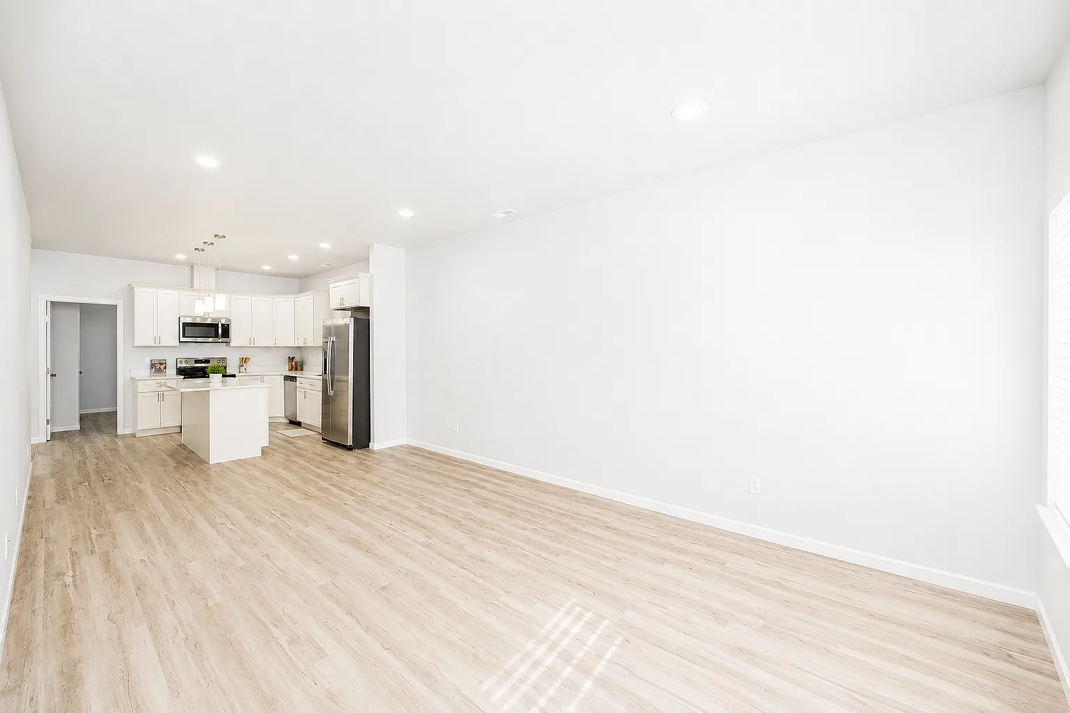 3 bed, 1150 sqft, $1,795 — Photo 4