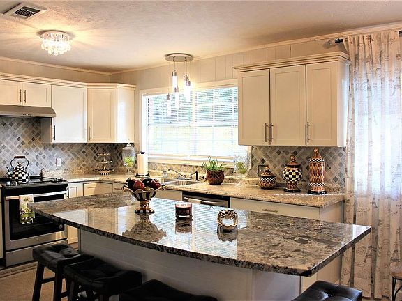 2nd image of 6802 Derwent Cir