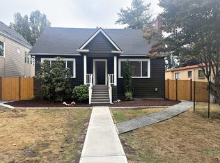 9002 Corliss Ave N, Seattle, WA 98103
