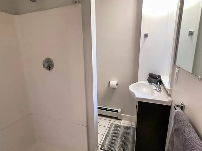 335 John St #2 — Photo 10