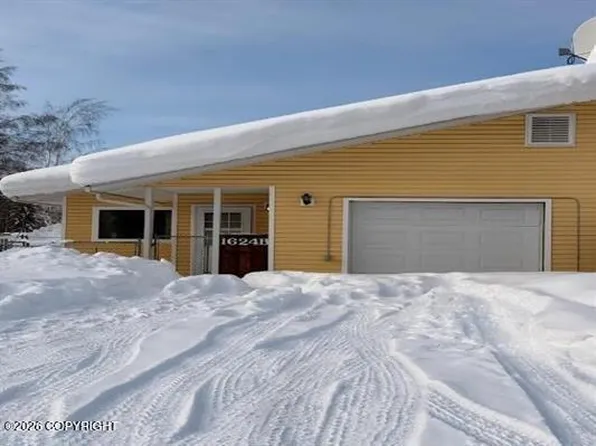 1624 Washington Dr #B, Fairbanks, AK 99709