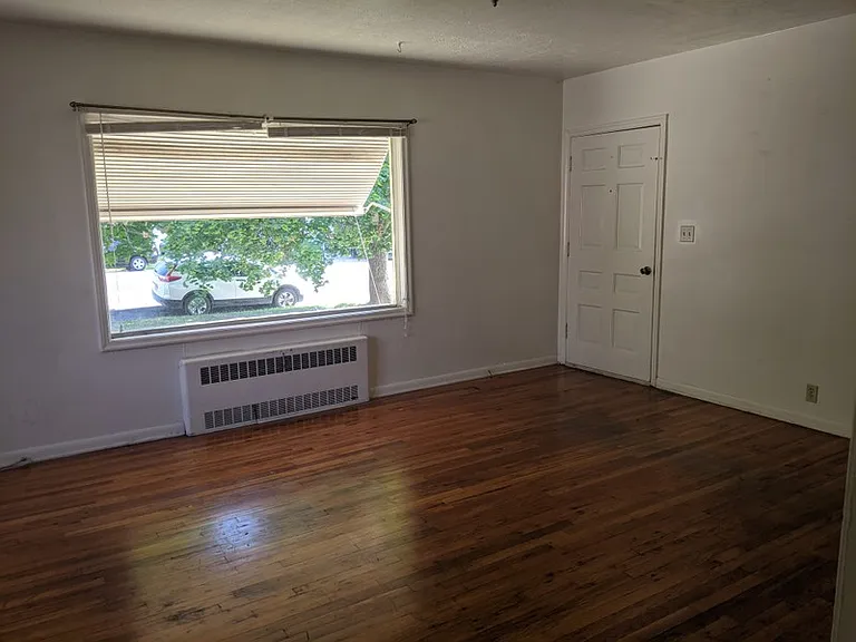 275 E 500 N #3 — Photo 2