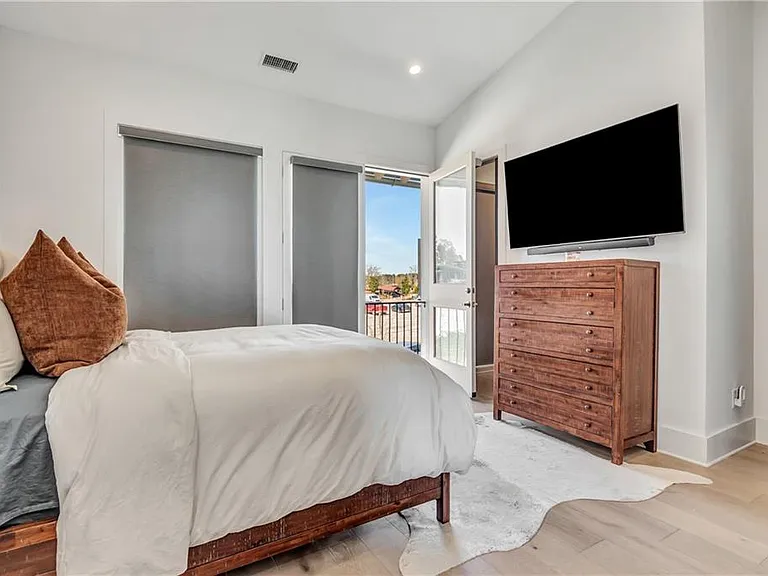 580 Heatherden Ave — Photo 32