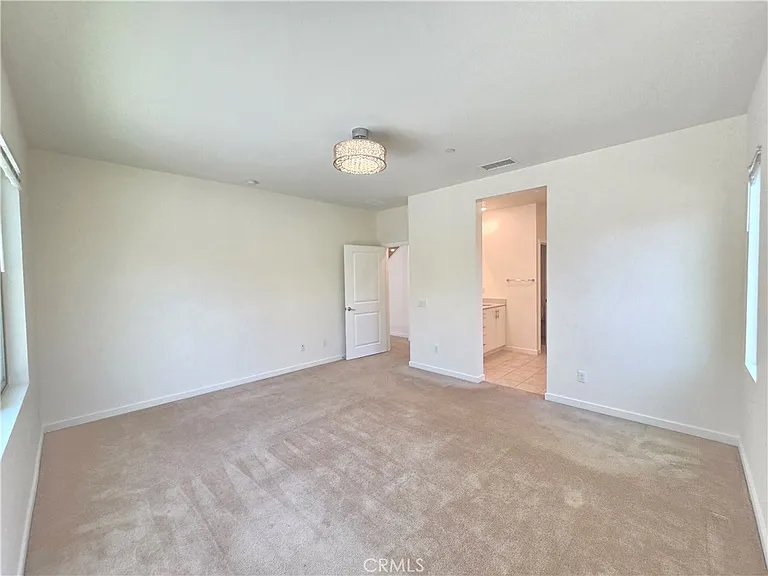 2679 E Penelope Ln — Photo 12