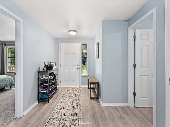 4th image of 22423 Bluewater Dr SE