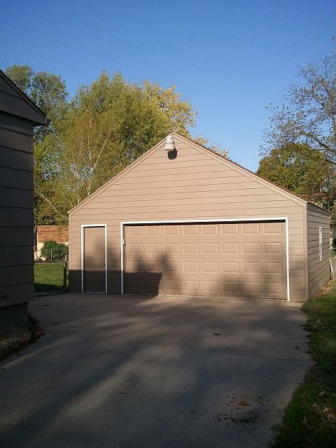 2.5 car garage