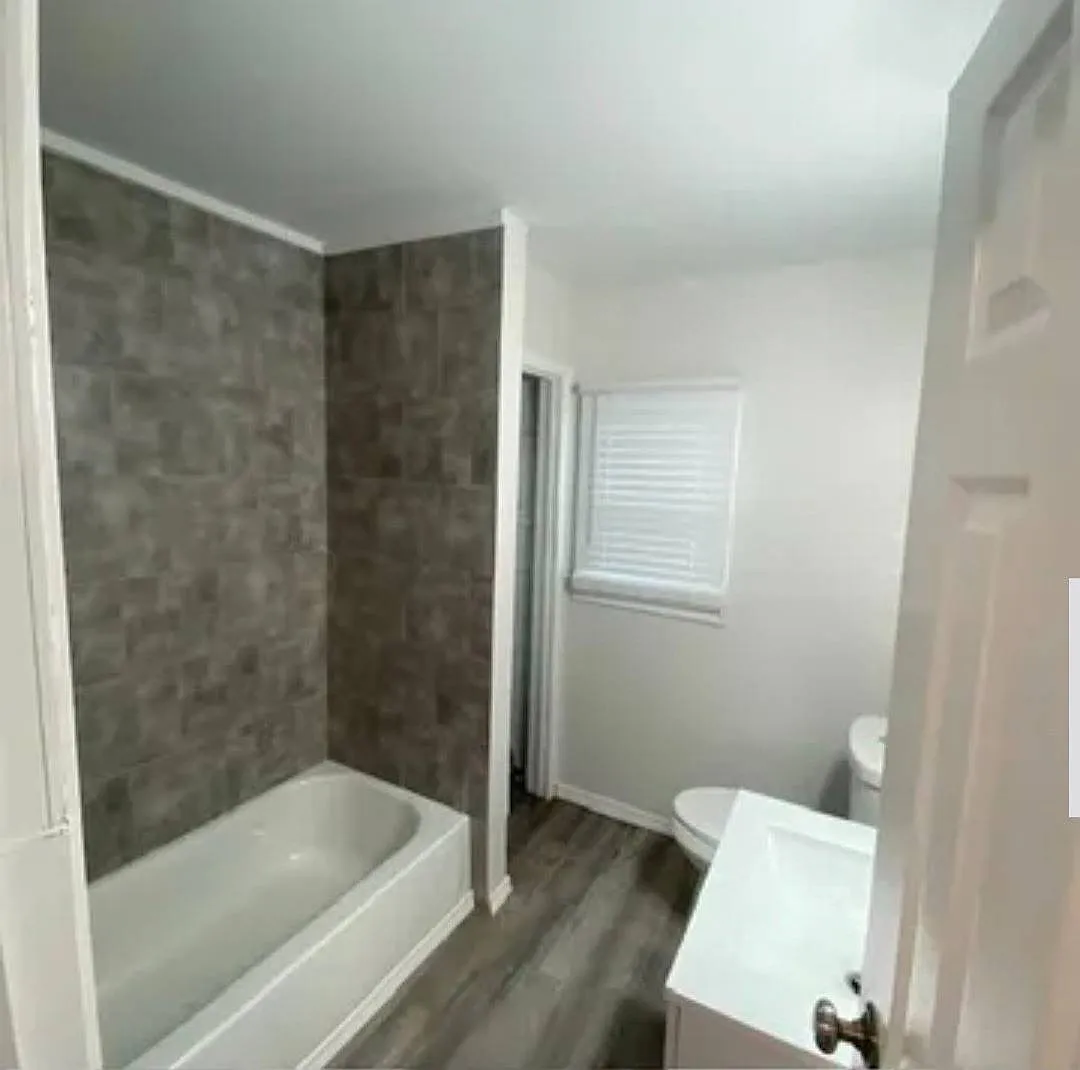 2 bed, 1.0 bath, $1,275 — Photo 1