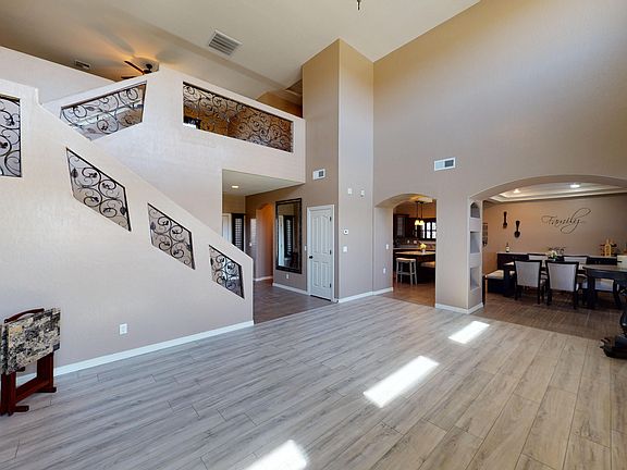 4th image of 108 S Manzanita Dr