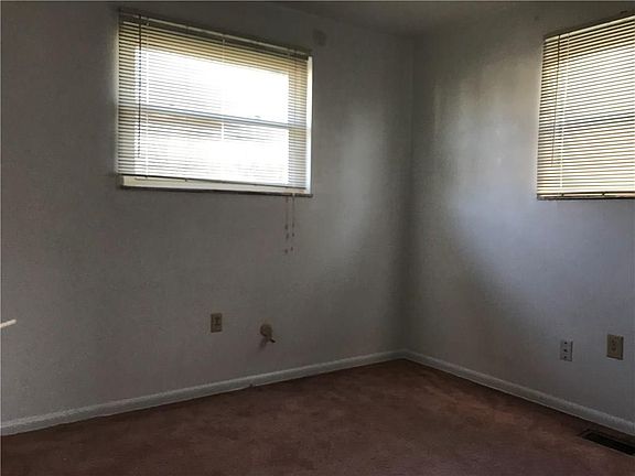 4th image of 4517 Blough Dr