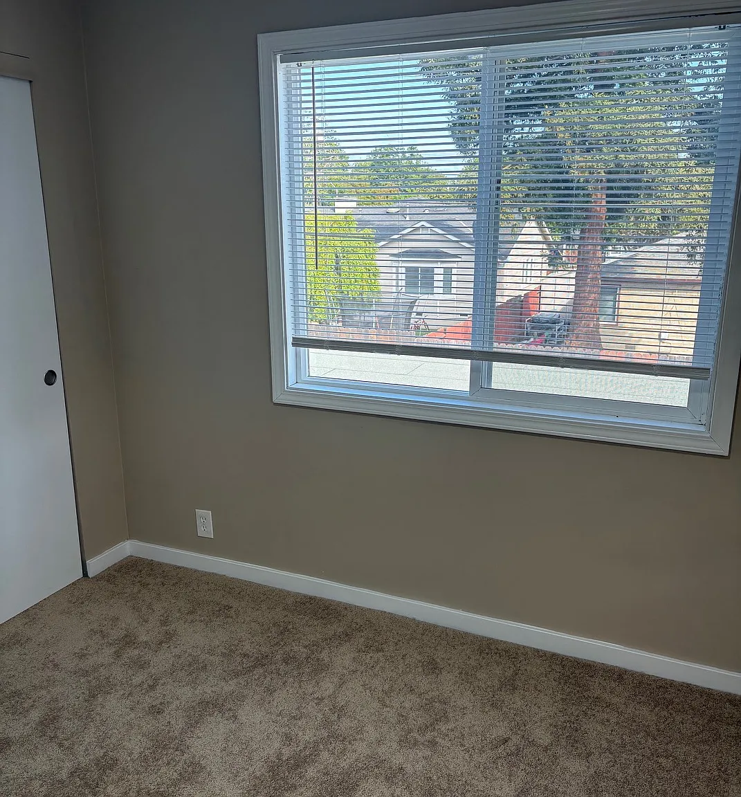 2 bed, 925 sqft, $3,285 — Photo 4