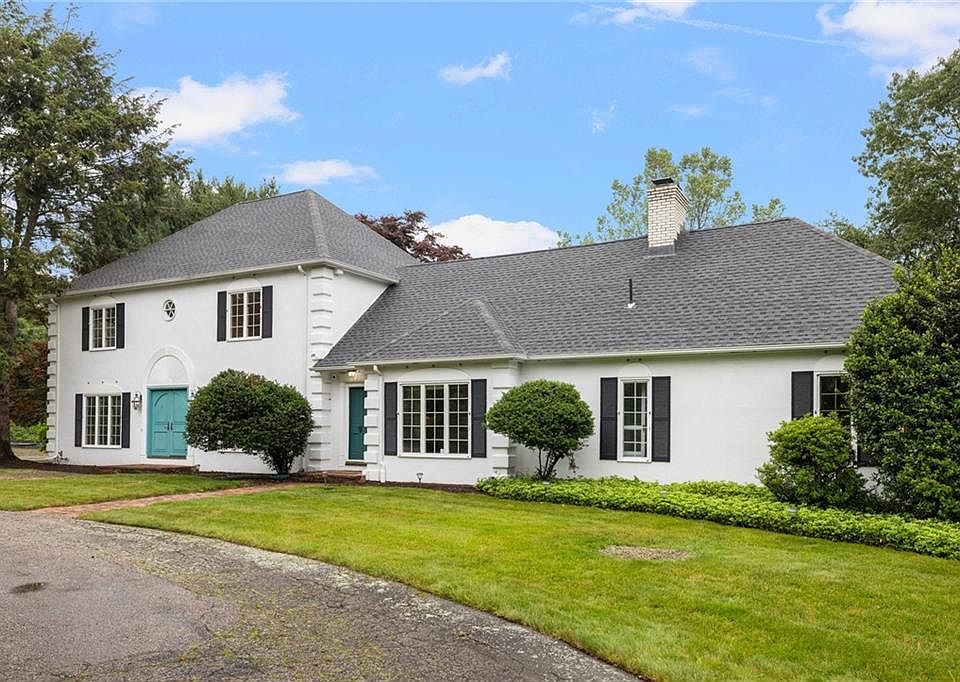 1st image of 60 Huguenot Dr