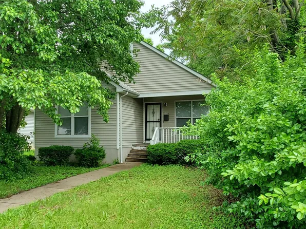 2420 N Taylor Ave, Saint Louis, MO 63113