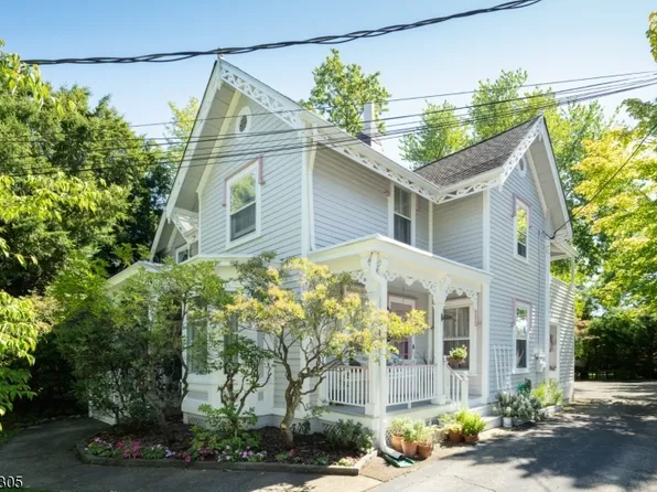 28 Franklin Pl, Summit City, NJ 07901