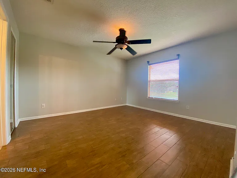 1530 Vineland Cir #B — Photo 8