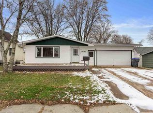 217 Avon St, New London, WI 54961