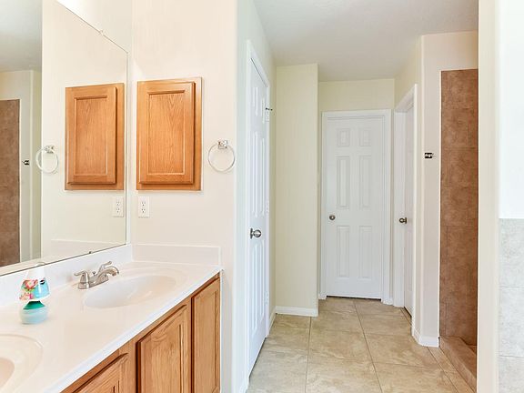 3rd image of 3781 Lovers Ln