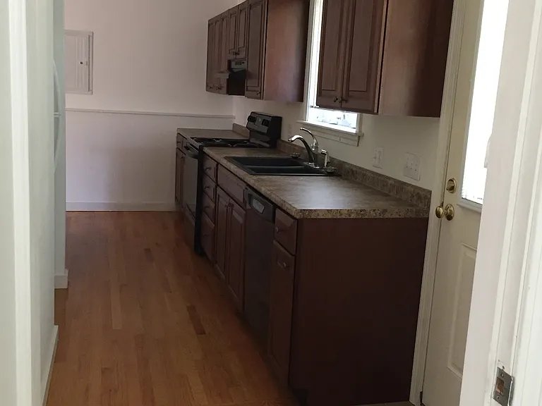 324 River Rd — Photo 3