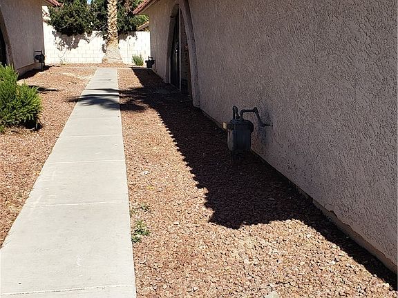 4th image of 873 Mantis Way Unit 3
