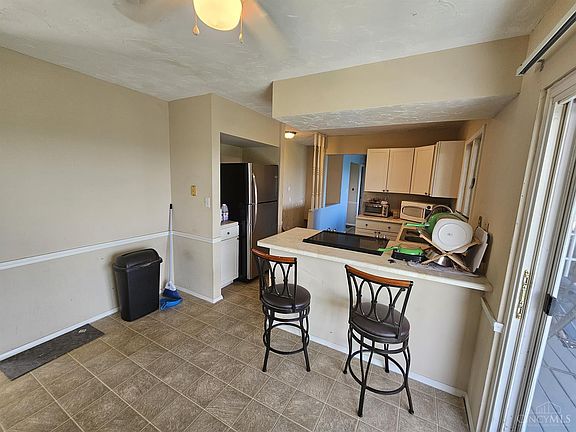 5th image of 1166 W Seymour Ave