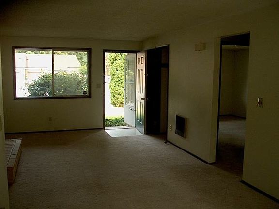 5th image of 14115 NE 10th St
