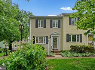 9830 Hollow Glen Pl, Silver Spring, MD 20910