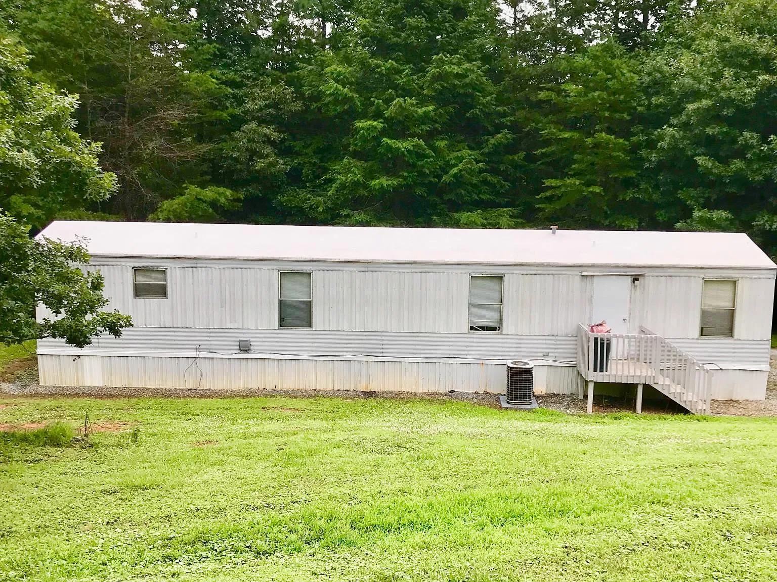 2 bed, 1.5 bath, 900 sqft, $1,150 — Photo 1
