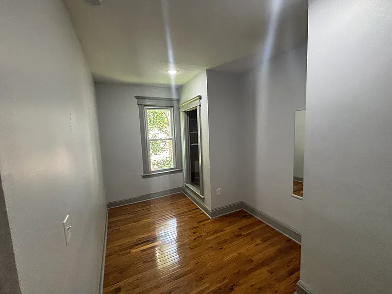 156 Wegman Pkwy #5 — Photo 5