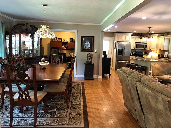 2nd image of 899 McPherson Dr