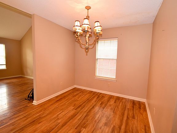 5th image of 1674 Raybrad Dr