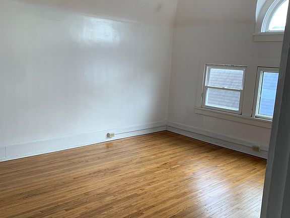5th image of 112 Fargo Ave #3